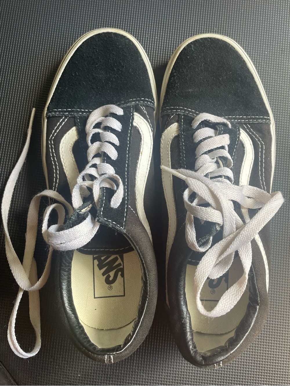 Vans old skool shoe women’s size 7.5 black and white